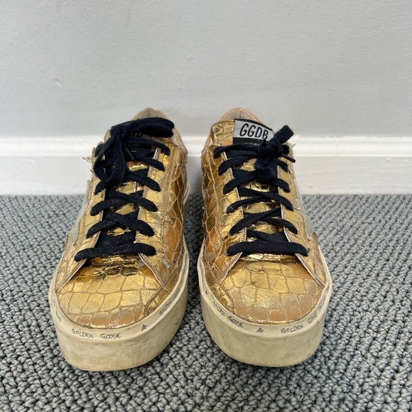 Golden Goose Gold Croc Embossed Leather Superstar Low-Top Sneaker - Picture 4 of 8